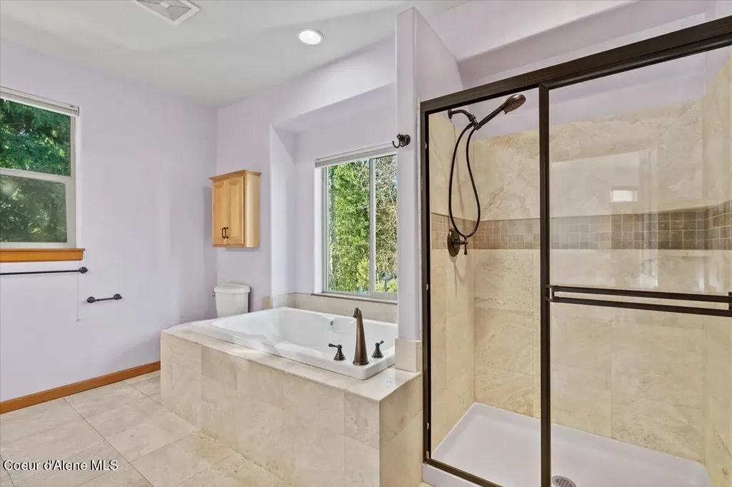 212 Canoe Cove Sandpoint ID 83864