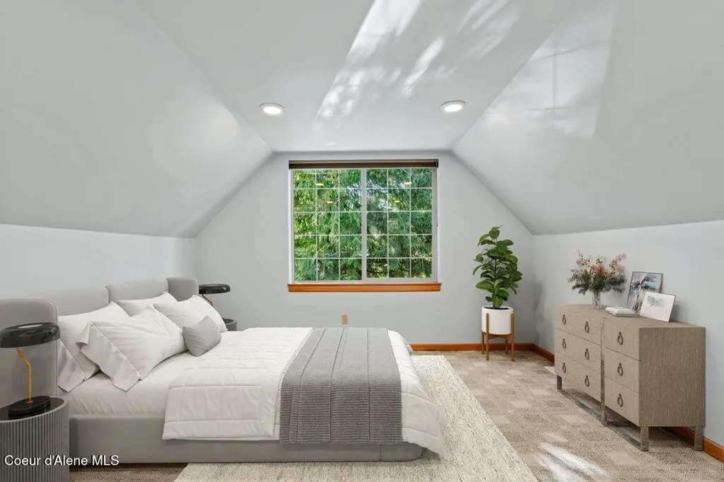212 Canoe Cove Sandpoint ID 83864
