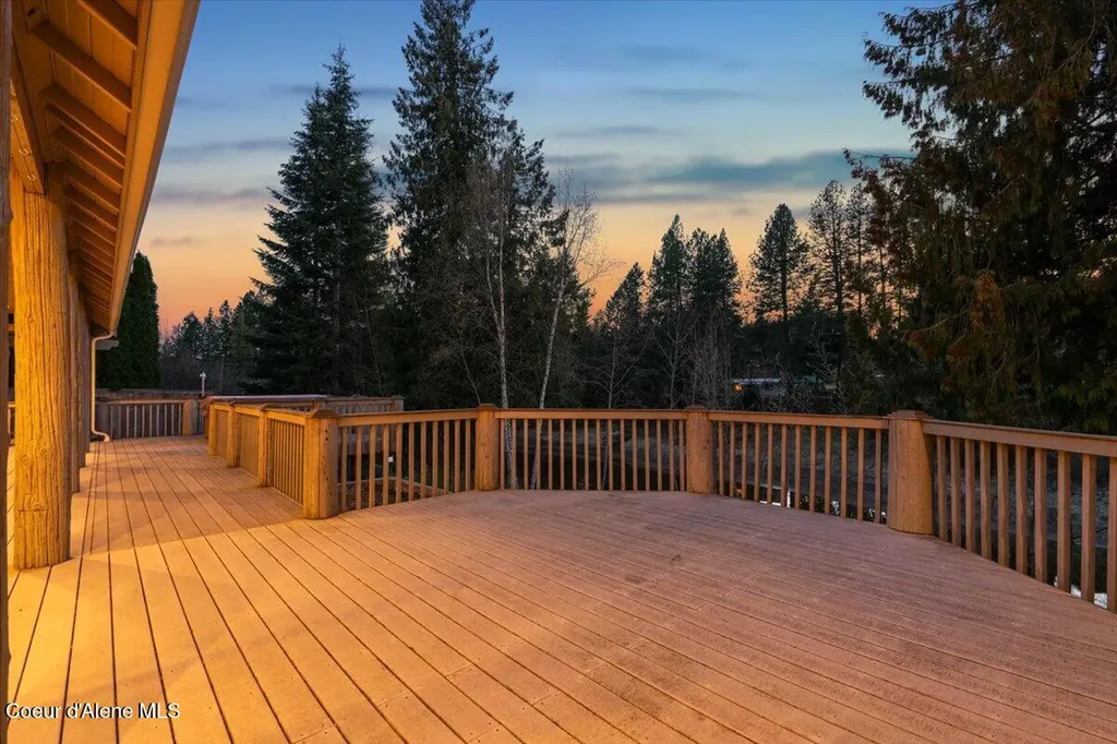 212 Canoe Cove Sandpoint ID 83864