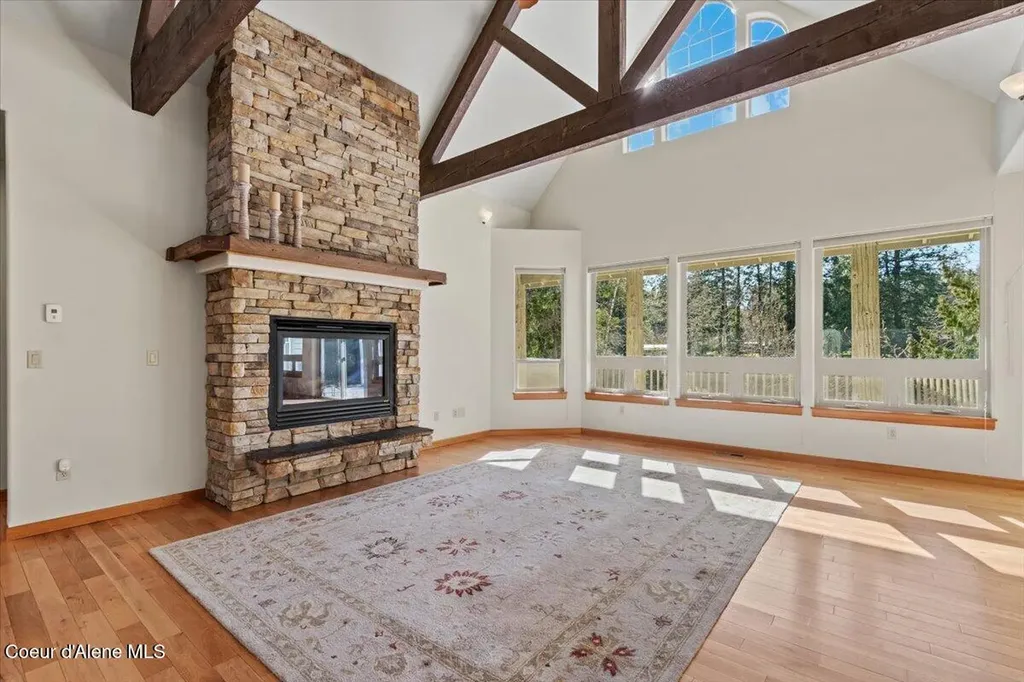 212 Canoe Cove Sandpoint ID 83864