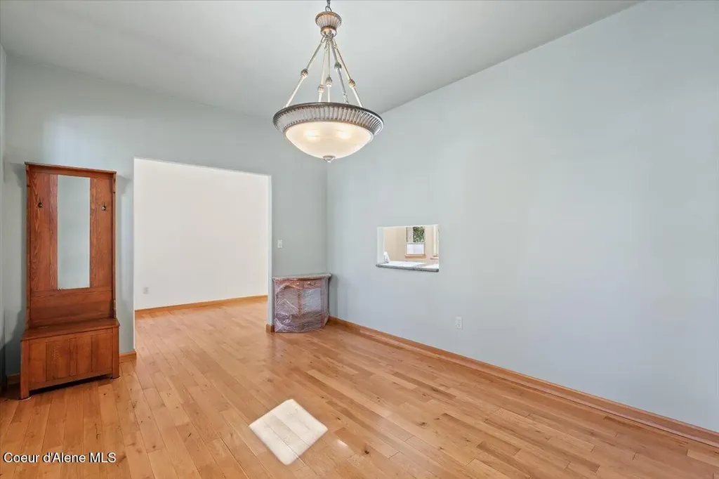 212 Canoe Cove Sandpoint ID 83864