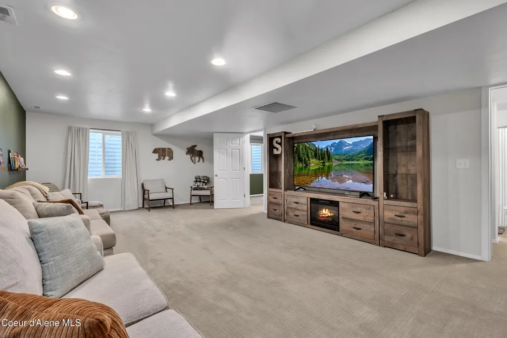 1055 E Warm Springs Avenue Post Falls ID 83854