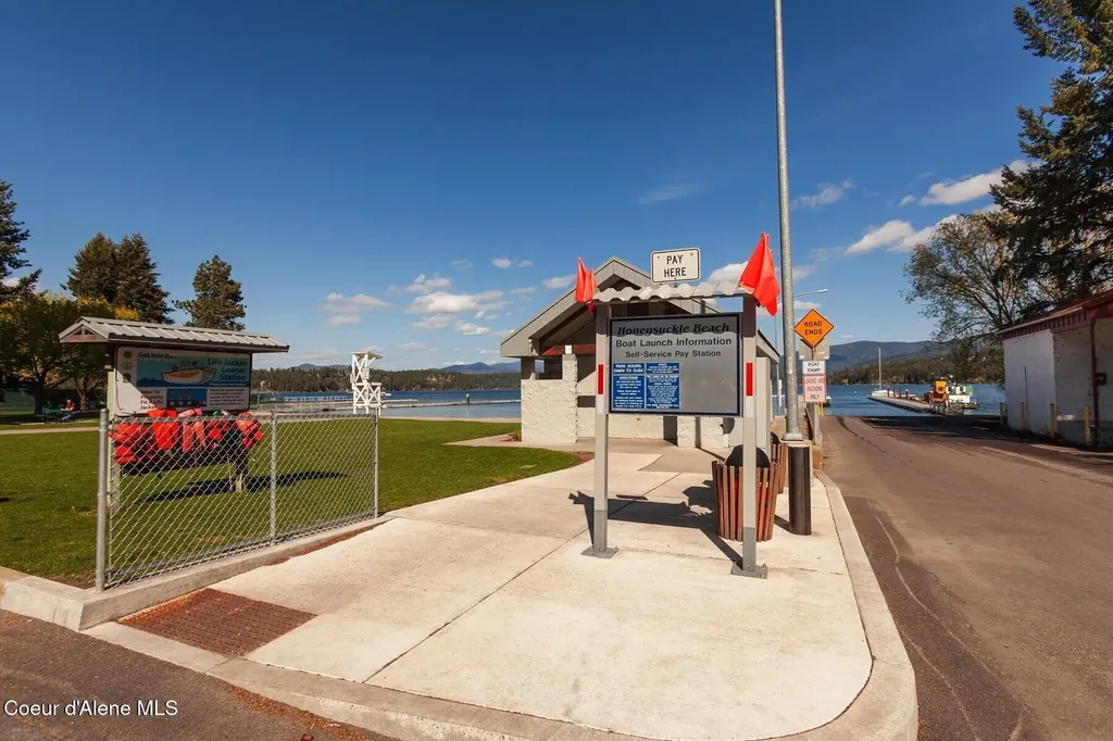 5666 E Waverly Loop Hayden ID 83835