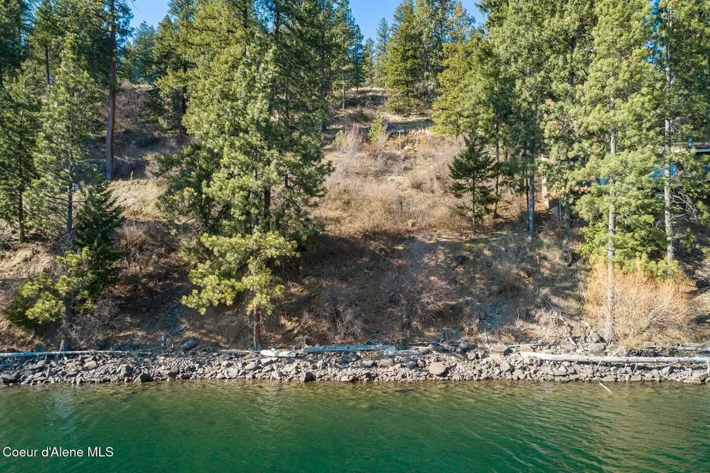5666 E Waverly Loop Hayden ID 83835