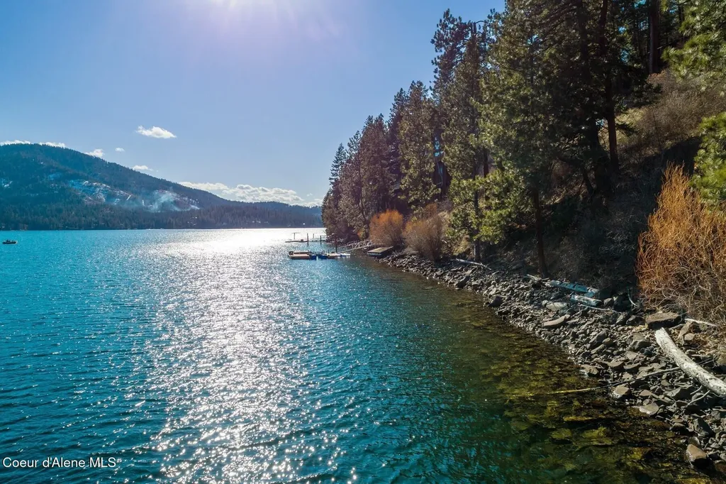 5666 E Waverly Loop Hayden ID 83835