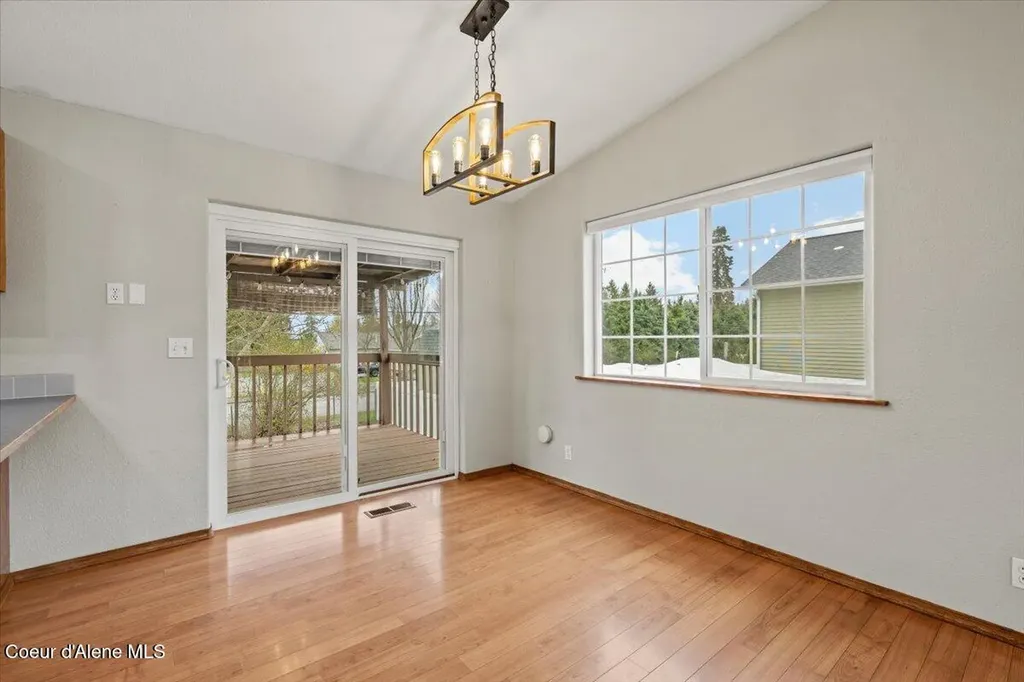 10665 N Oxford Drive Hayden ID 83835