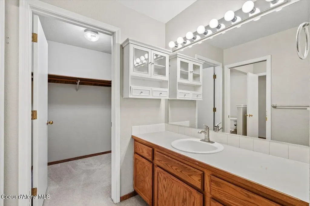 10665 N Oxford Drive Hayden ID 83835