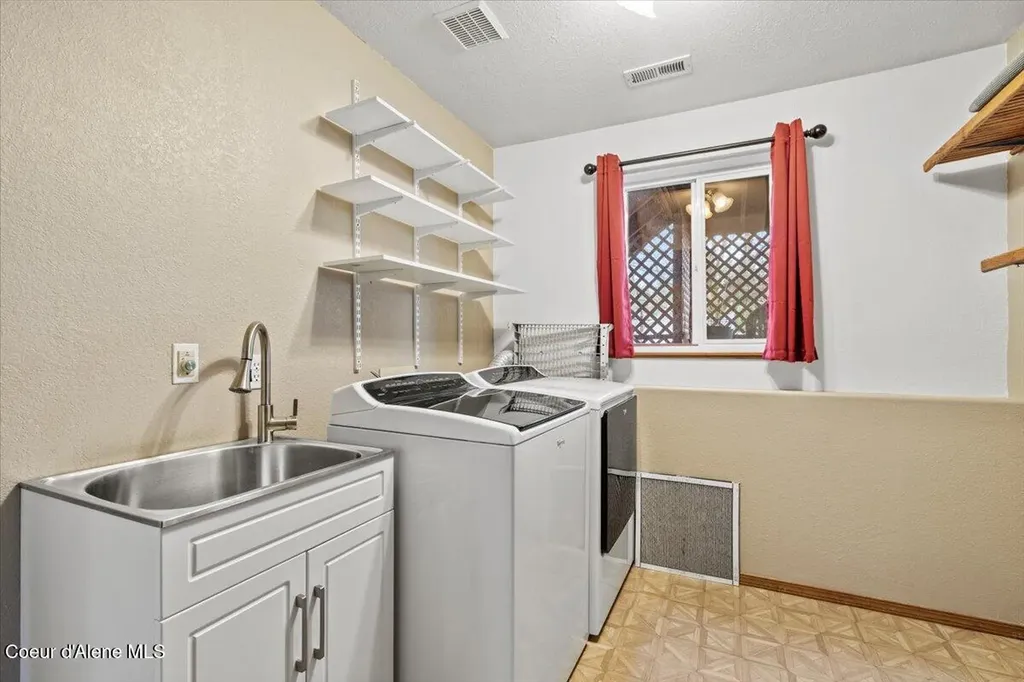 10665 N Oxford Drive Hayden ID 83835