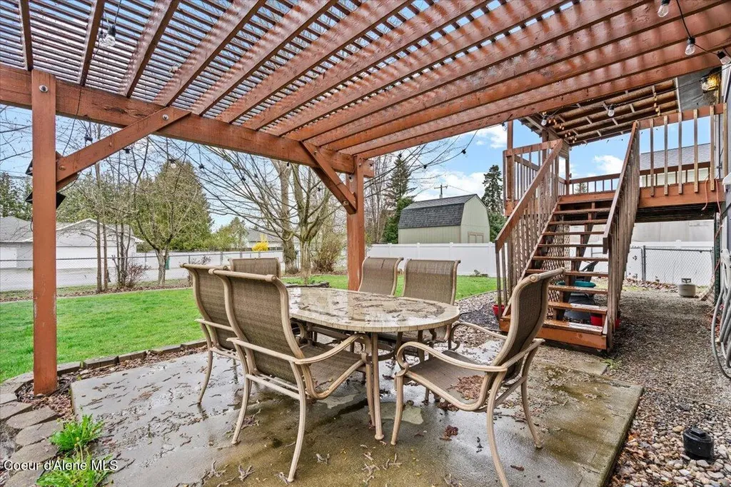 10665 N Oxford Drive Hayden ID 83835
