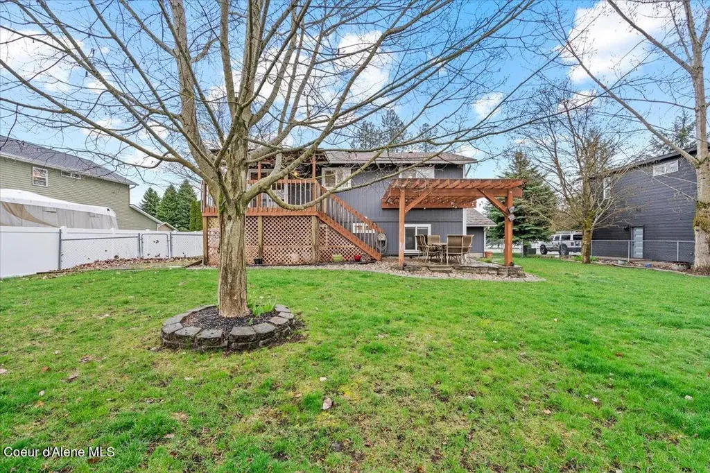 10665 N Oxford Drive Hayden ID 83835