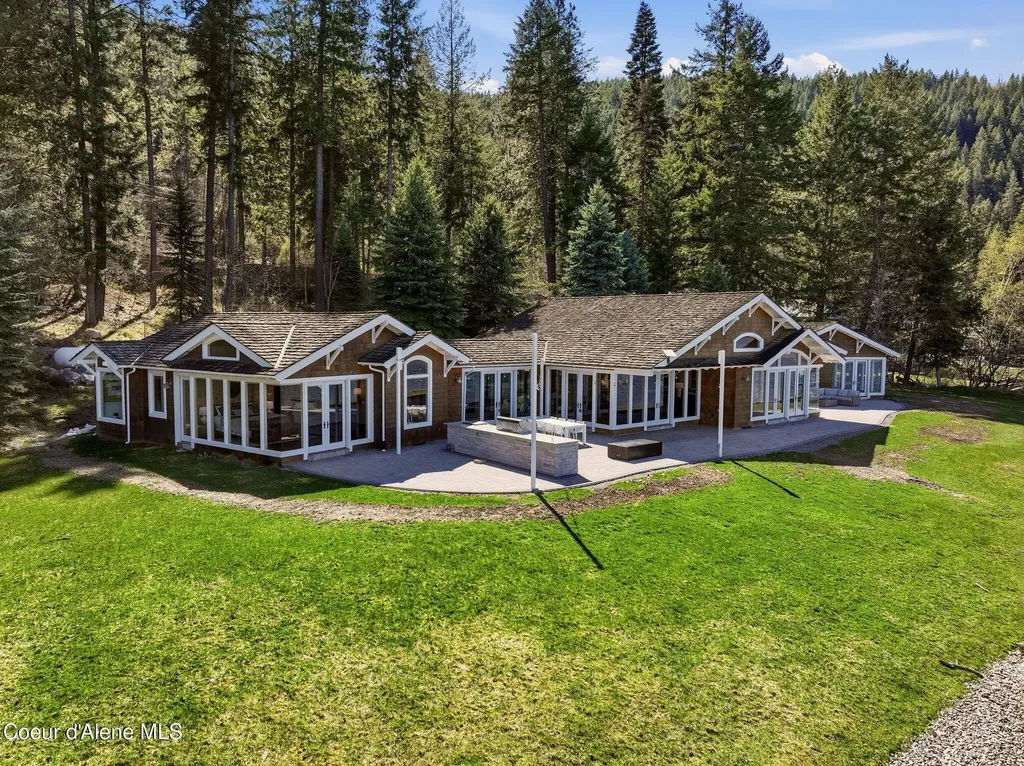 5015 Bottle Bay Road Sagle ID 83860