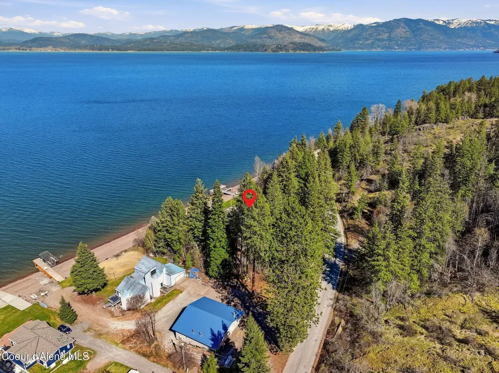 5015 Bottle Bay Road Sagle ID 83860