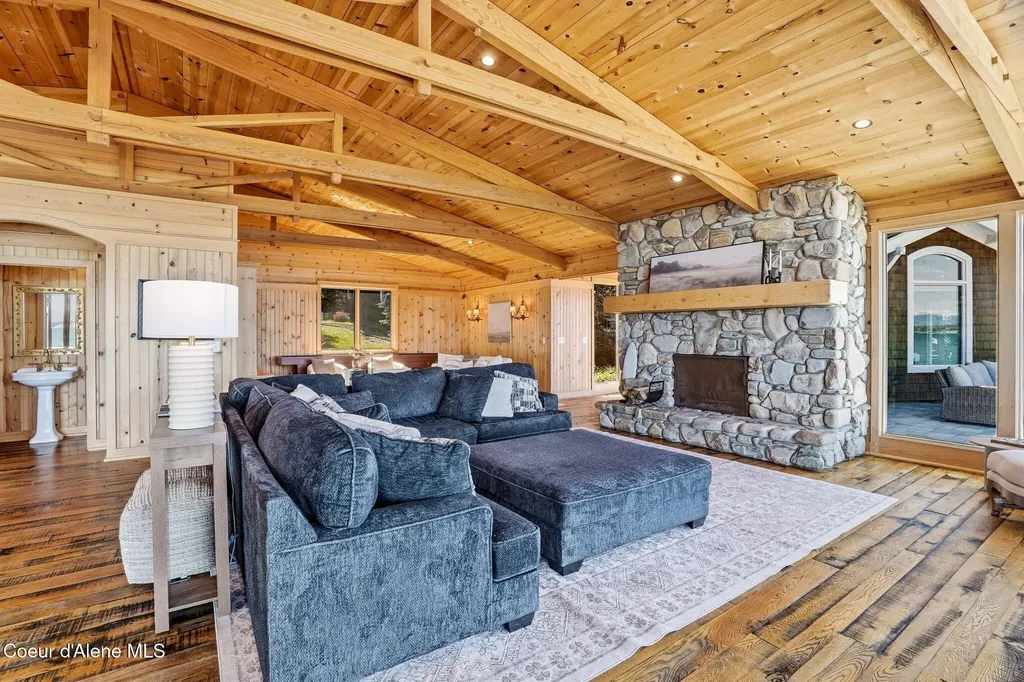 5015 Bottle Bay Road Sagle ID 83860