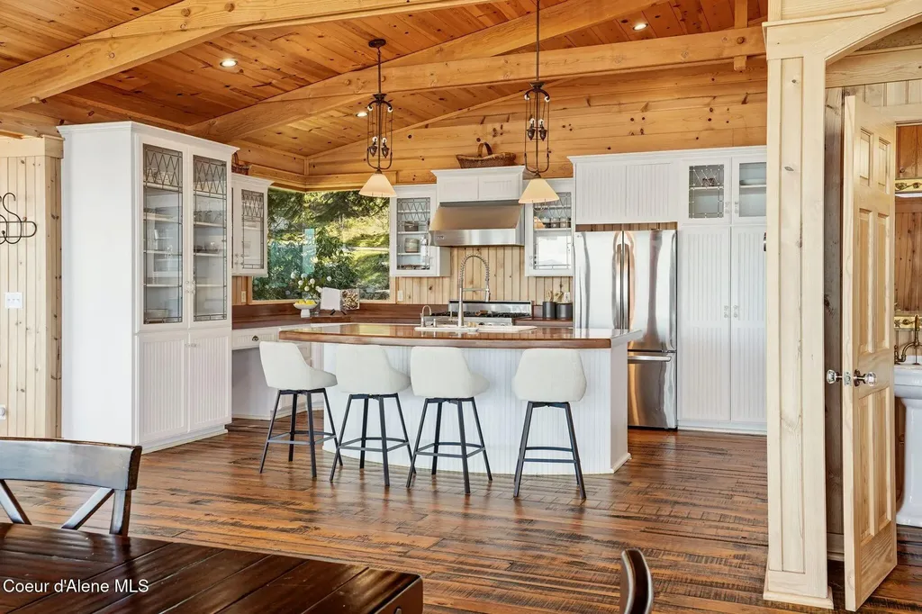 5015 Bottle Bay Road Sagle ID 83860