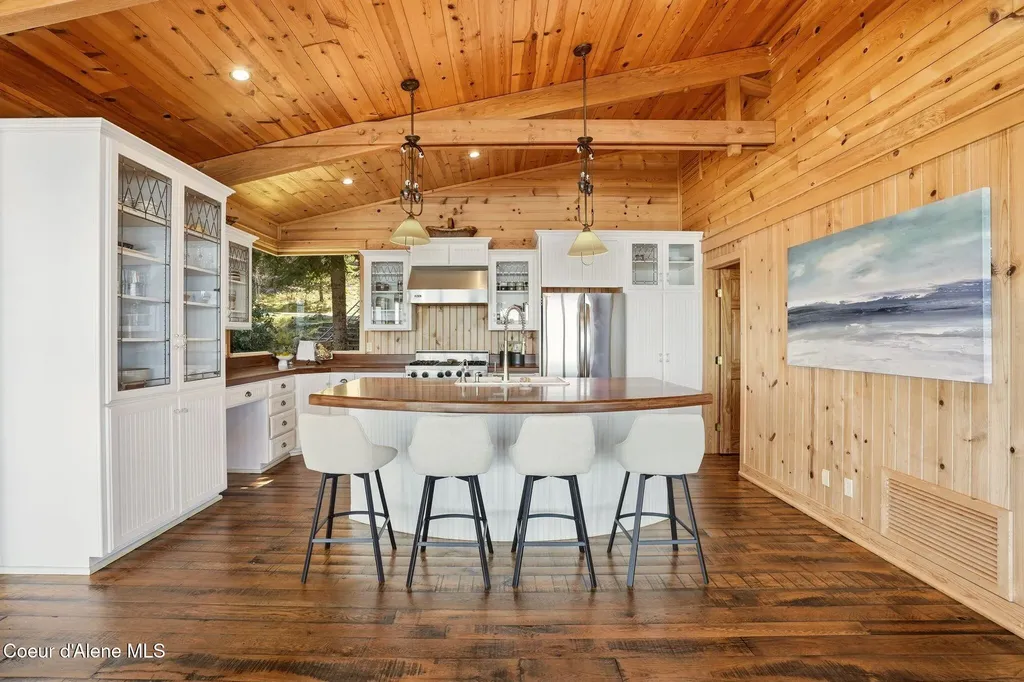 5015 Bottle Bay Road Sagle ID 83860