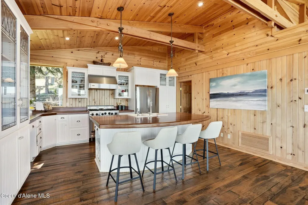 5015 Bottle Bay Road Sagle ID 83860