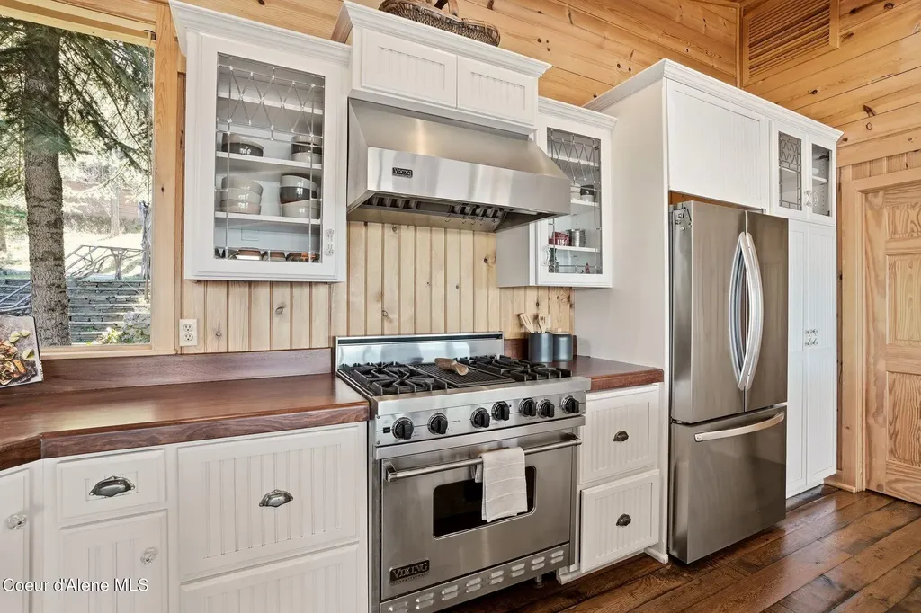 5015 Bottle Bay Road Sagle ID 83860