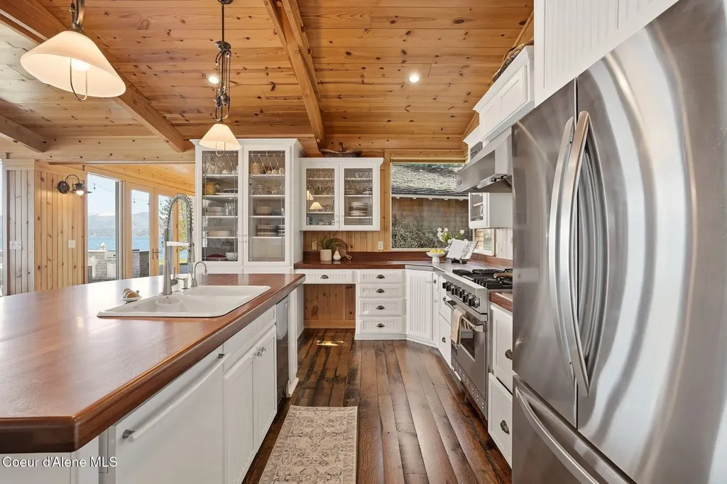 5015 Bottle Bay Road Sagle ID 83860