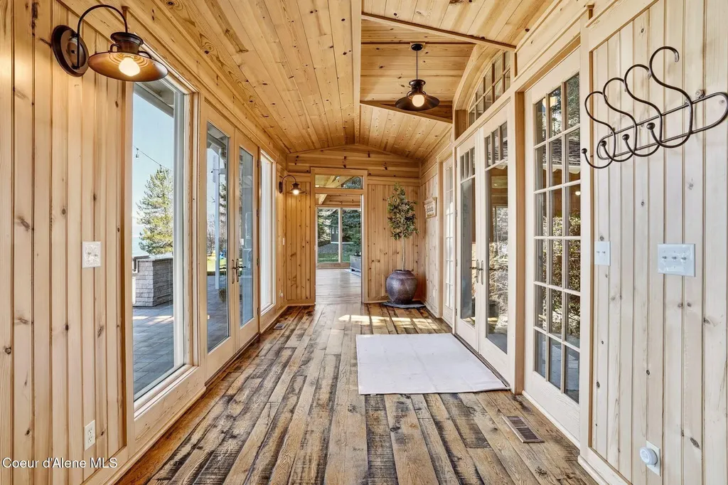 5015 Bottle Bay Road Sagle ID 83860