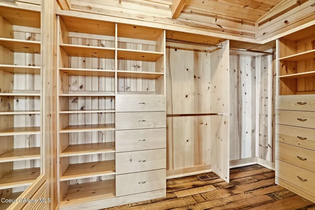 5015 Bottle Bay Road Sagle ID 83860