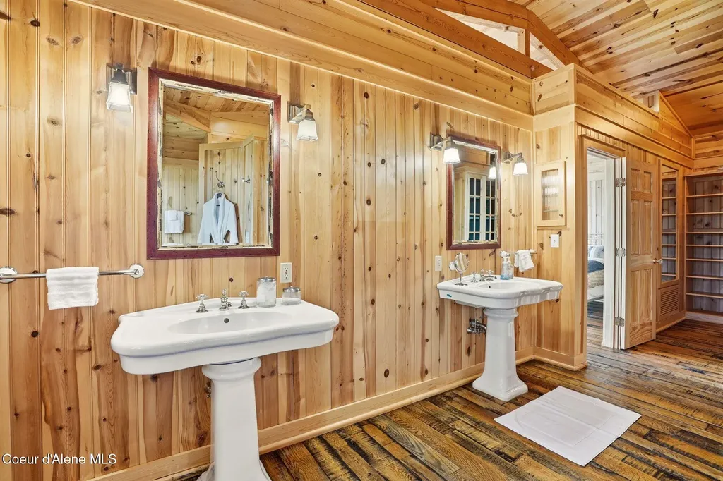 5015 Bottle Bay Road Sagle ID 83860