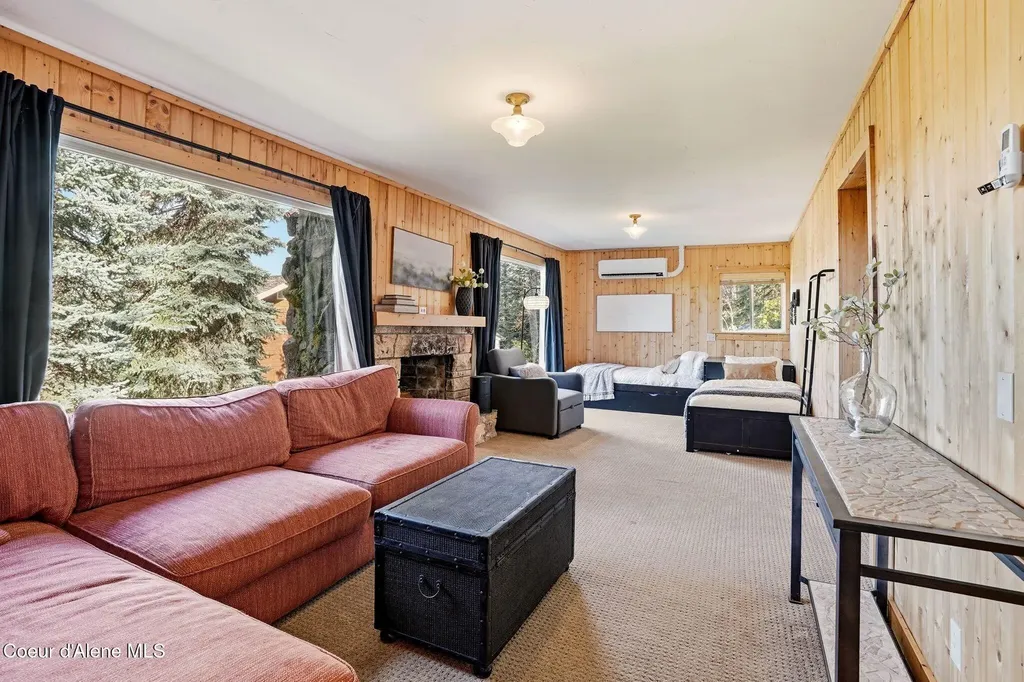 5015 Bottle Bay Road Sagle ID 83860