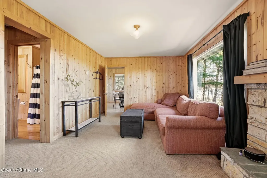 5015 Bottle Bay Road Sagle ID 83860