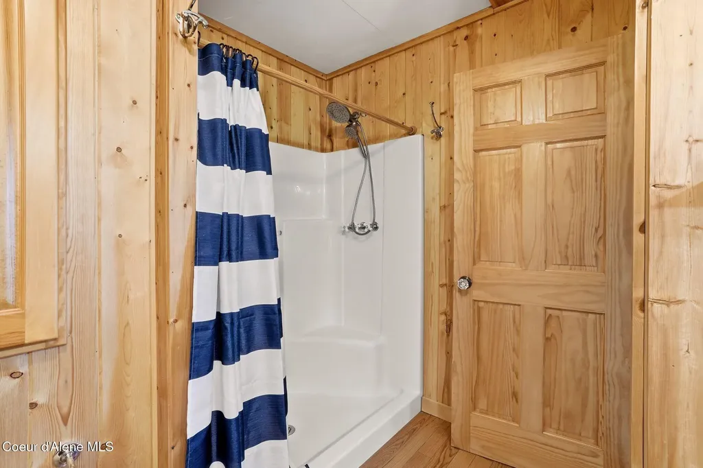 5015 Bottle Bay Road Sagle ID 83860