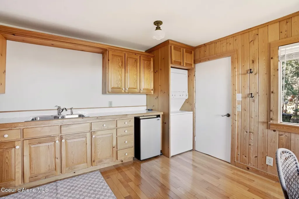 5015 Bottle Bay Road Sagle ID 83860