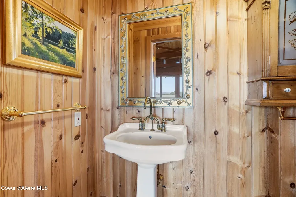 5015 Bottle Bay Road Sagle ID 83860