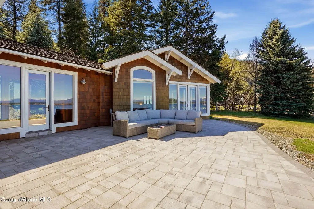 5015 Bottle Bay Road Sagle ID 83860