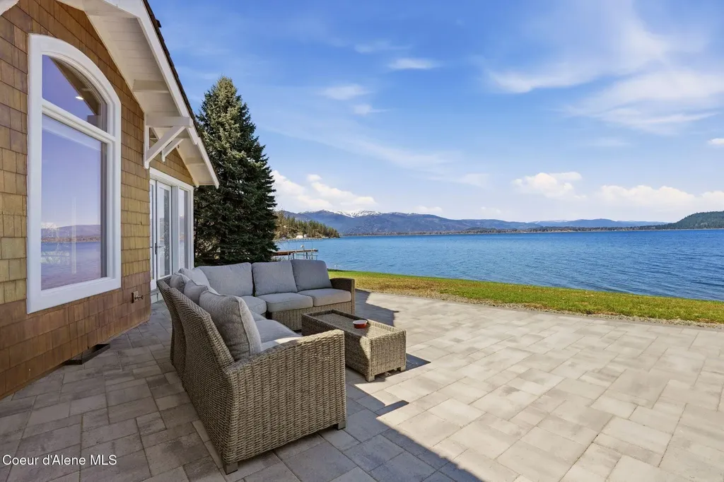 5015 Bottle Bay Road Sagle ID 83860