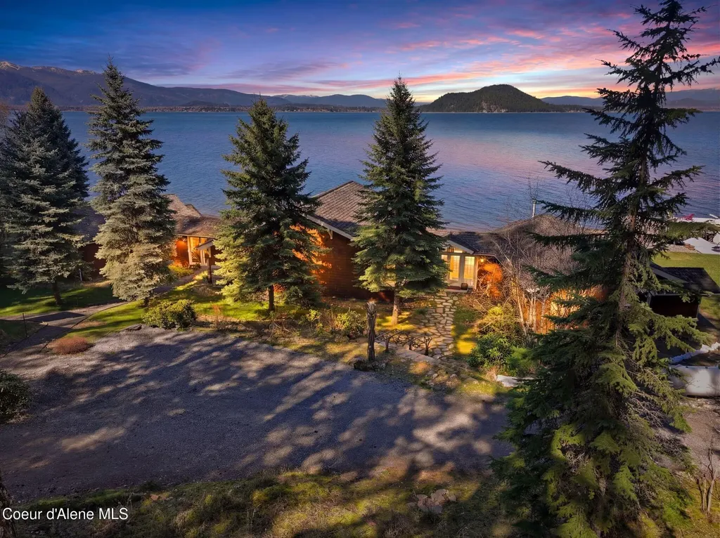 5015 Bottle Bay Road Sagle ID 83860