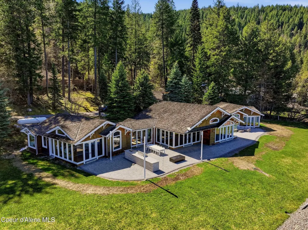 5015 Bottle Bay Road Sagle ID 83860