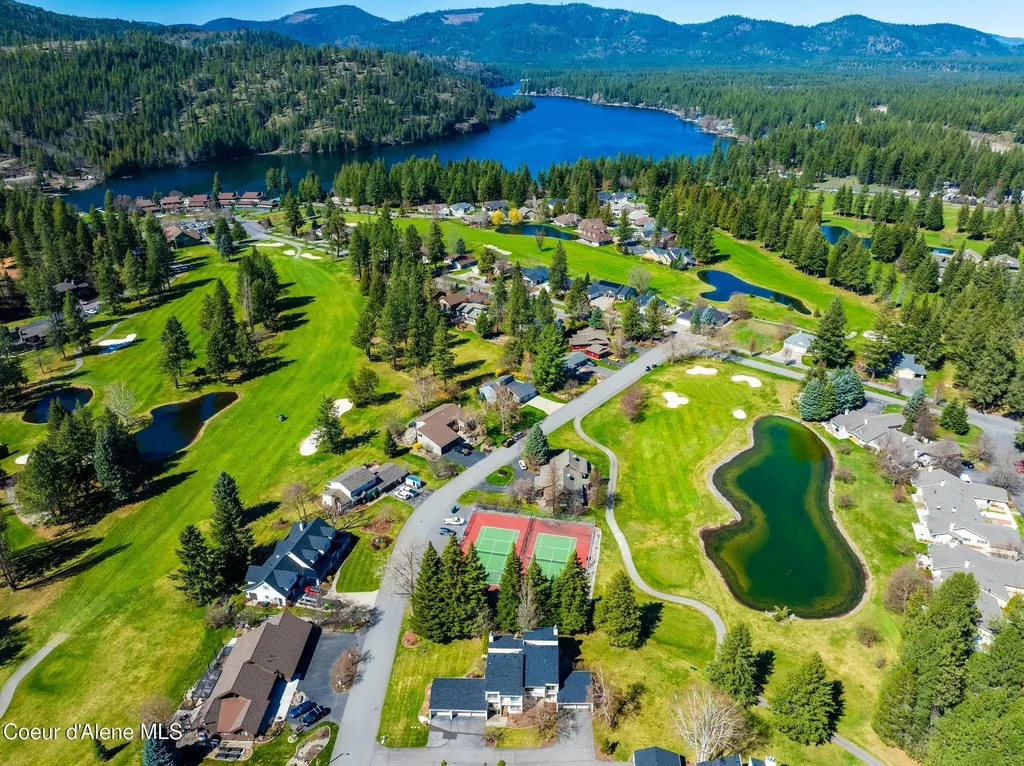 5305 W Fairway Lane Rathdrum ID 83858