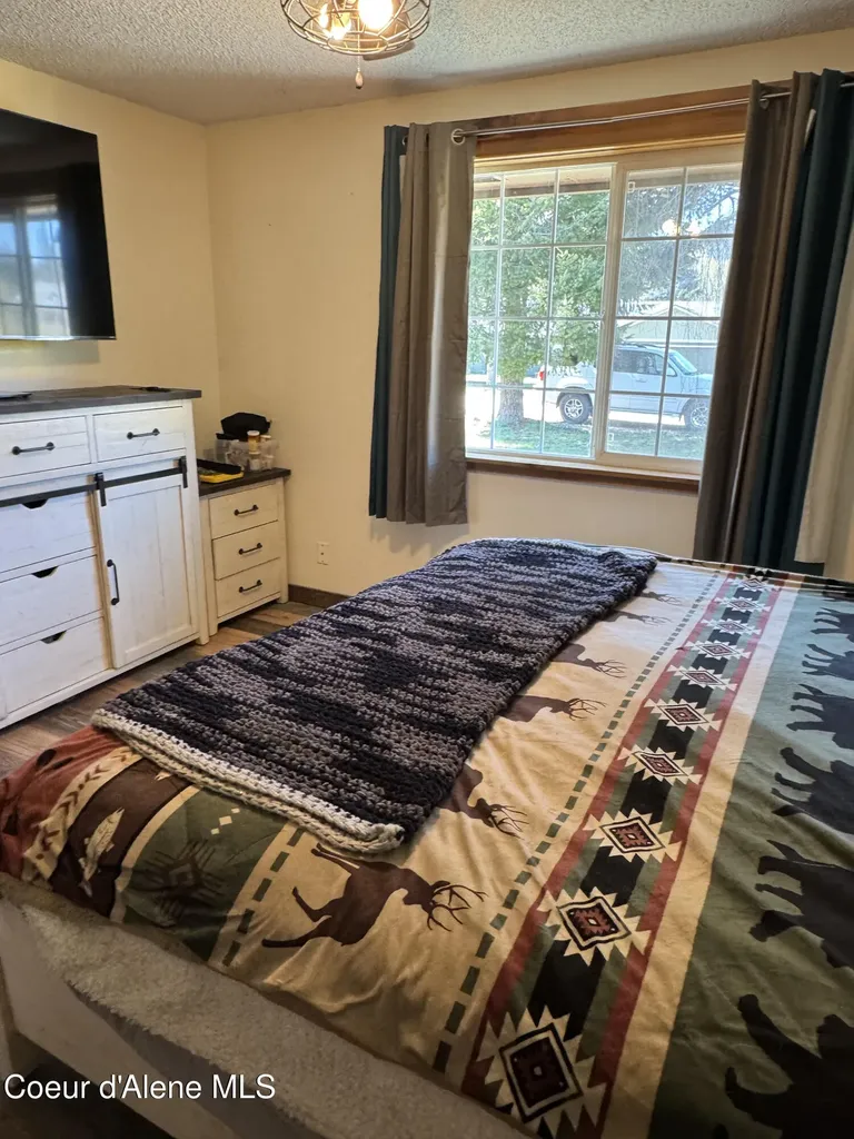 265 Campbell Loop Laclede ID 83841
