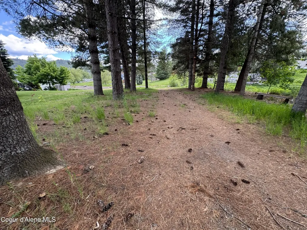 265 Campbell Loop Laclede ID 83841