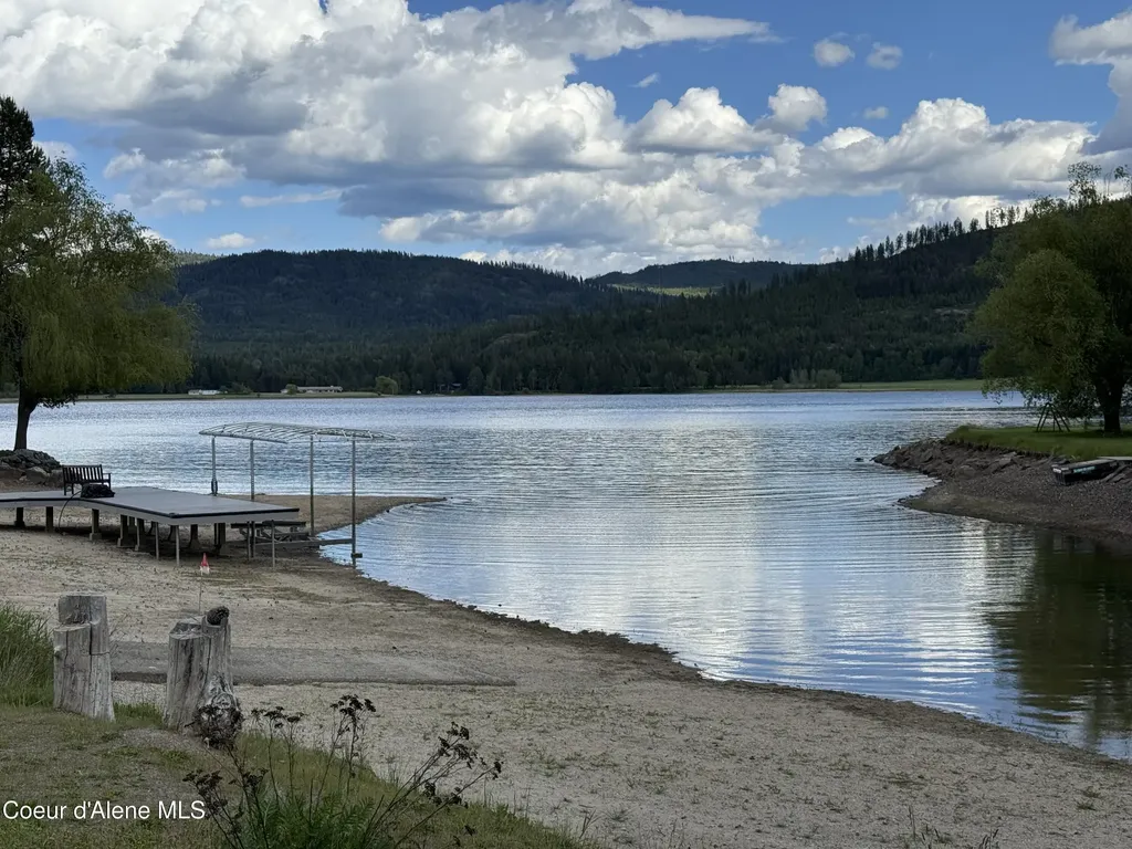 265 Campbell Loop Laclede ID 83841