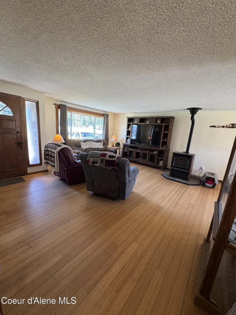 265 Campbell Loop Laclede ID 83841