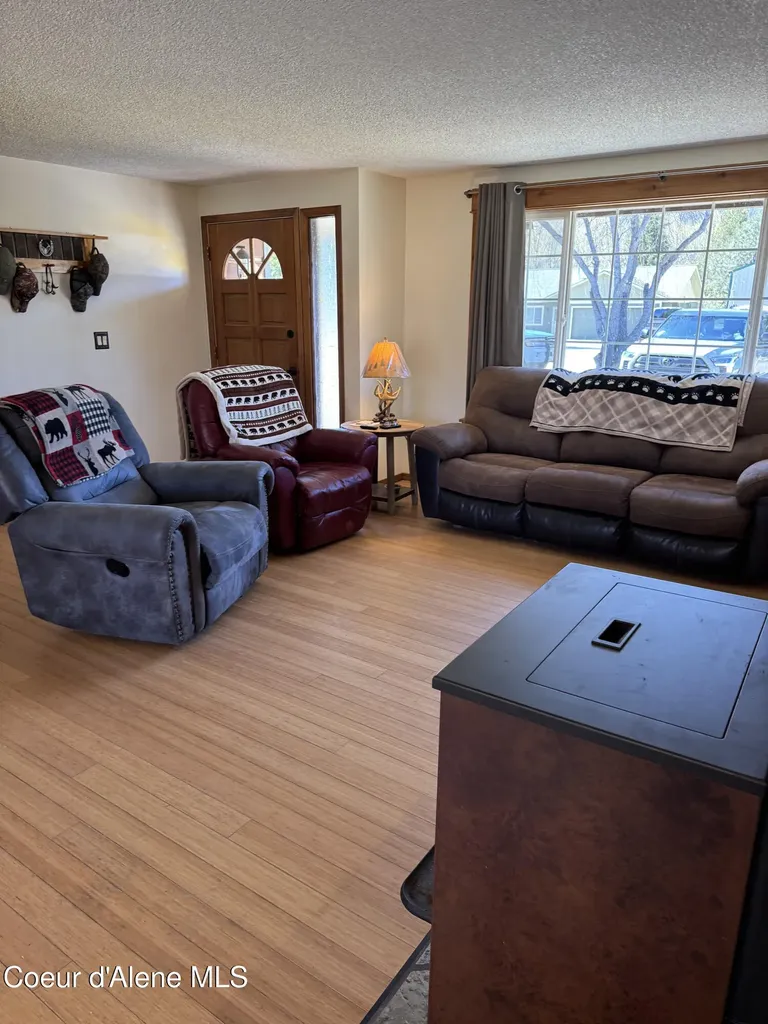 265 Campbell Loop Laclede ID 83841
