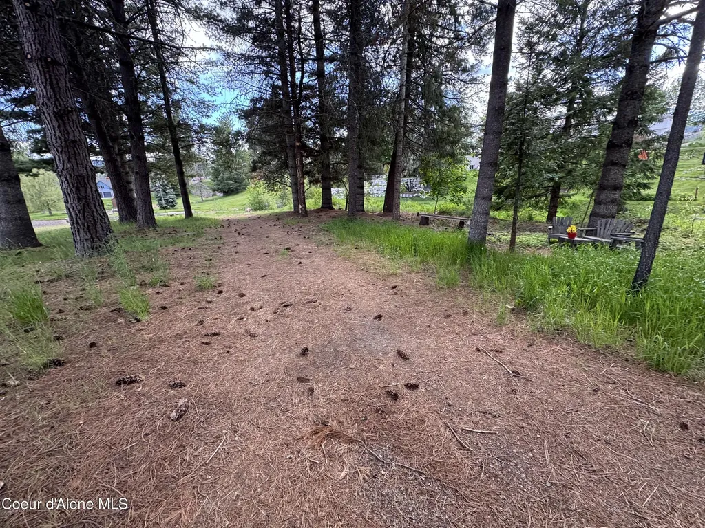 265 Campbell Loop Laclede ID 83841