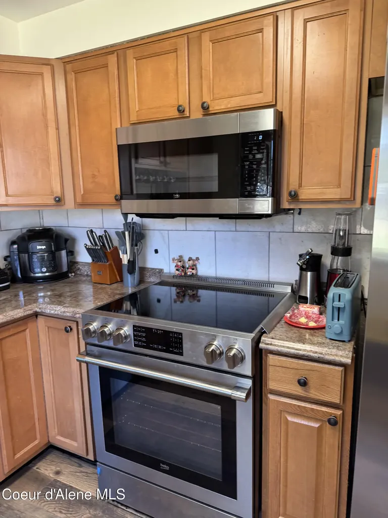 265 Campbell Loop Laclede ID 83841