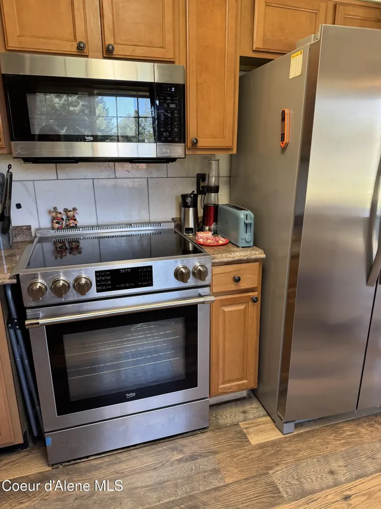265 Campbell Loop Laclede ID 83841