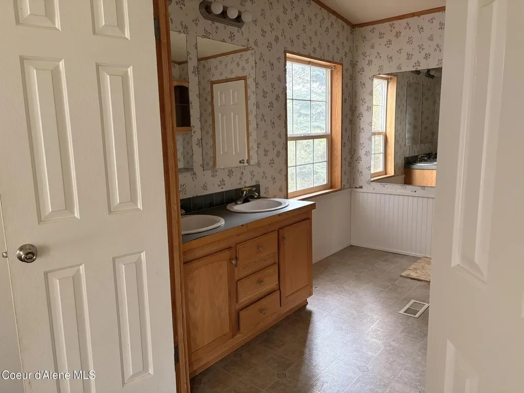 34 Troudt Court Priest River ID 83856