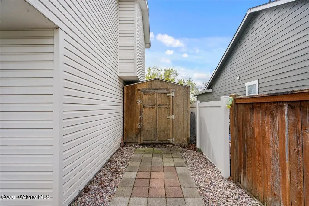 1115 W Palouse Drive Post Falls ID 83854