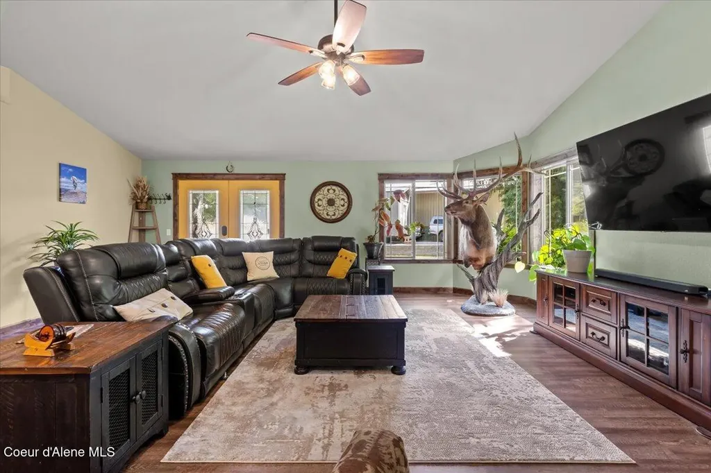 438 Berry Hill Cocolalla ID 83813
