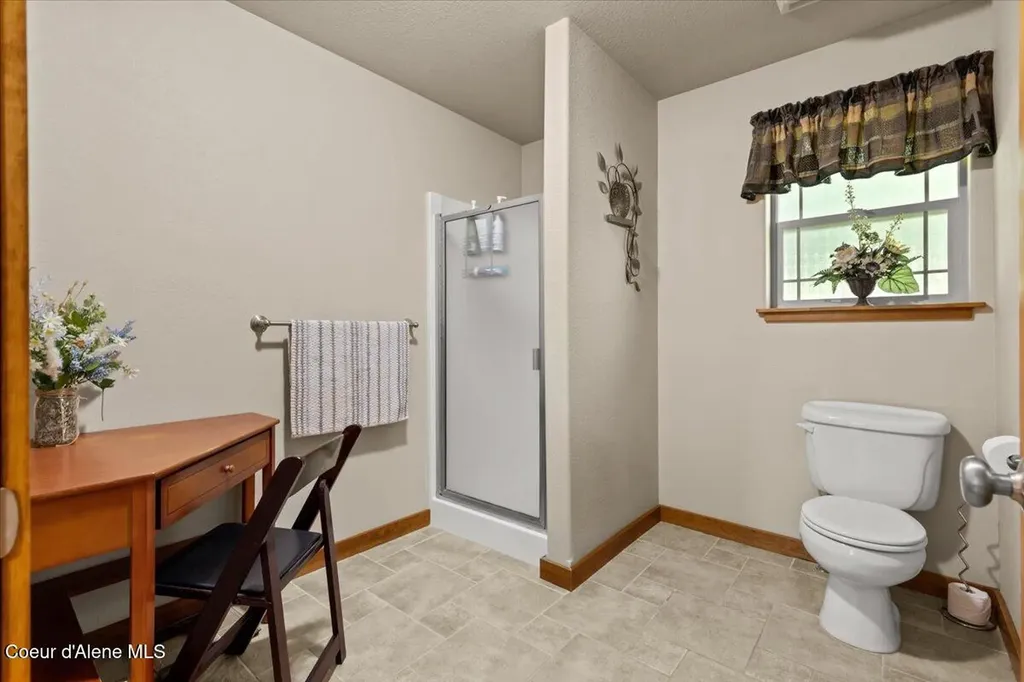 438 Berry Hill Cocolalla ID 83813