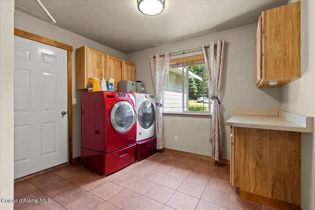 438 Berry Hill Cocolalla ID 83813