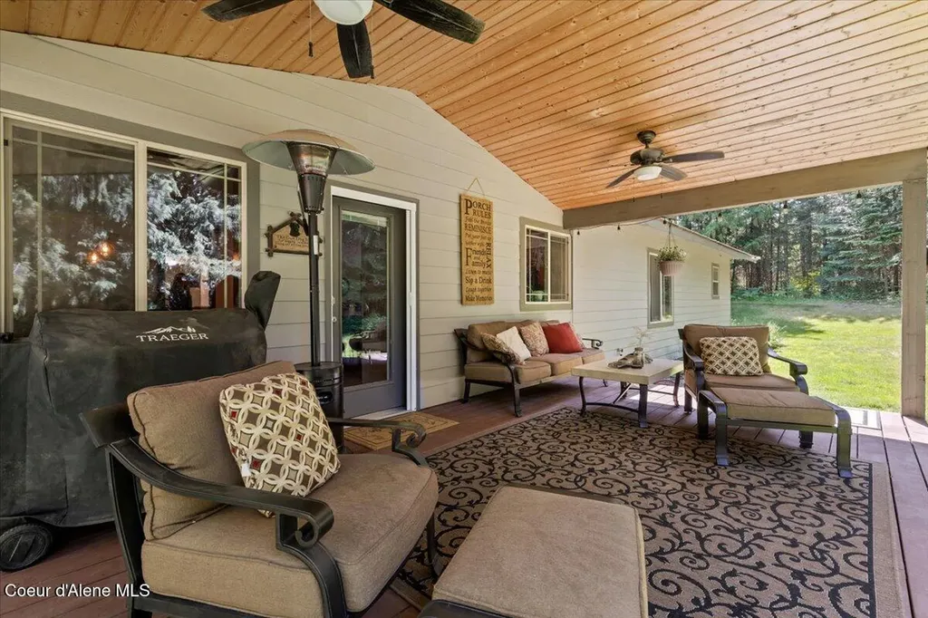 438 Berry Hill Cocolalla ID 83813
