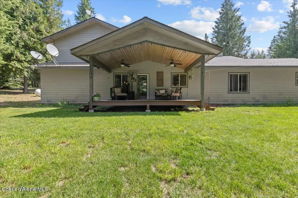 438 Berry Hill Cocolalla ID 83813